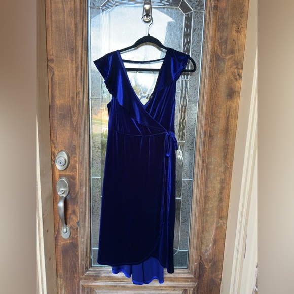 Torrid Royal Blue Asymmetrical Velvet Dress - Picture 8 of 10